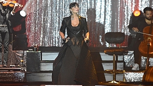 Sıla 2019'un son konserini Ankara'da yaptı