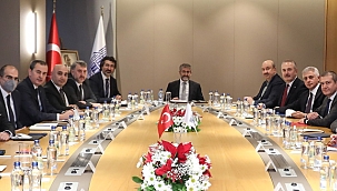 T.C. Hazine ve Maliye Bakanı Nebati Türkiye Bankalar Birliği ile bir araya geldi